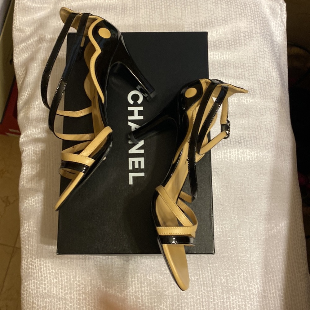 Chanel womens strappy shoes - Picture 2 of 4